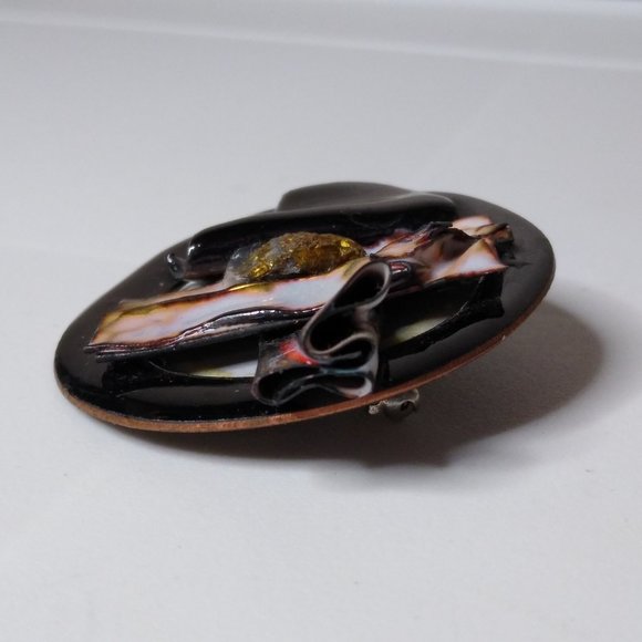 Artistic Unique Circular Metal Brooch - Picture 8 of 13